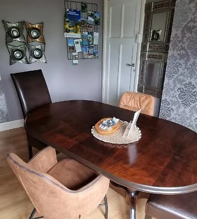 ベッド・アンド・ブレックファスト Maaslandje Wijk en Aalburg