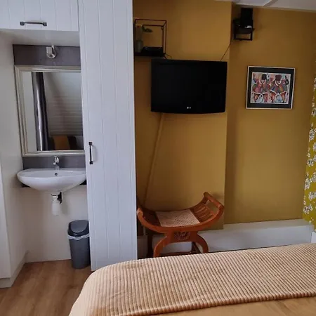 Couette-café Maaslandje 3*